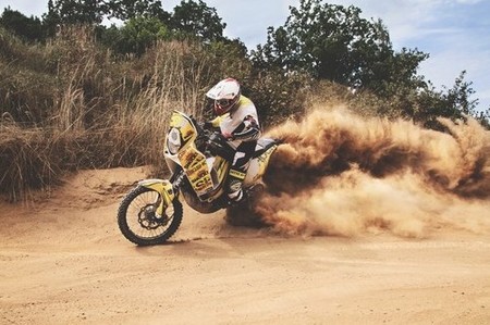 Vojenský policista a motocyklista Lukáš Kvapil je o krok blíž k Rallye Dakar