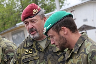 Náčelník Generálního štábu generál Opata poslancům zodpověděl celou řadu dotazů