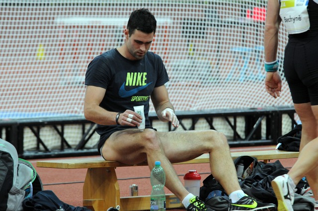 Příprava na závod tyčkařů - Jan Kudlička