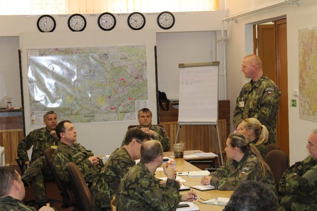 Příslušníci Agentury logistiky při štábním nácviku (4)