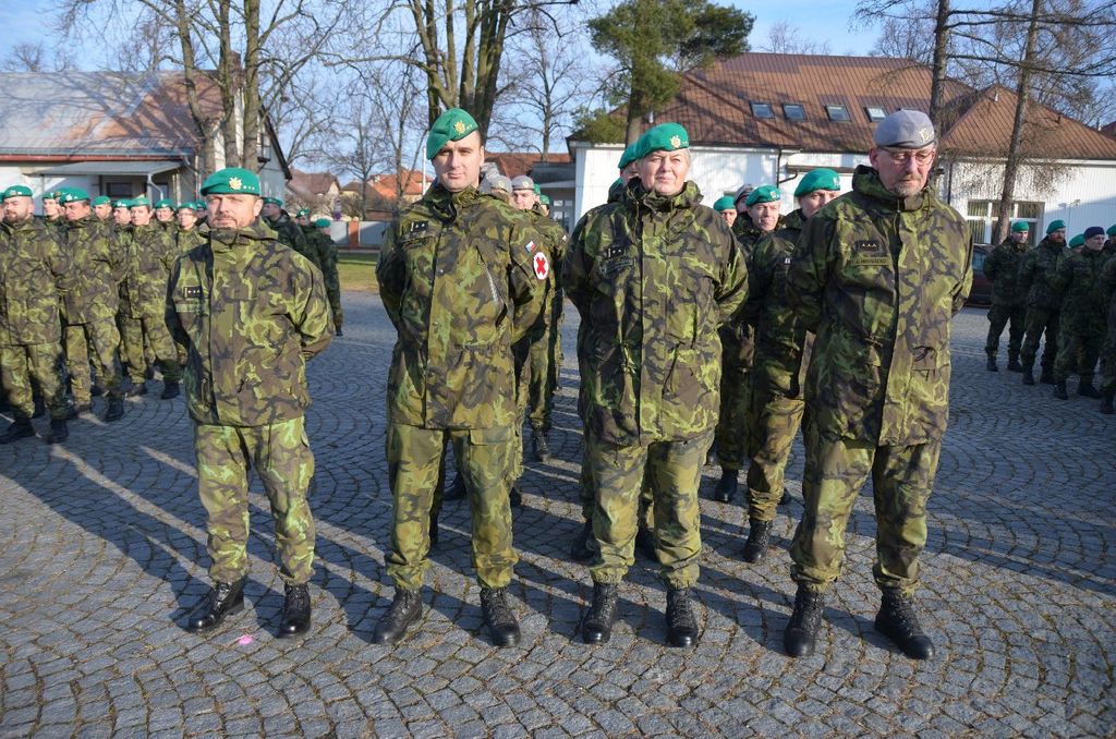 Příslušníci Agentury vojenského zdravotnictví