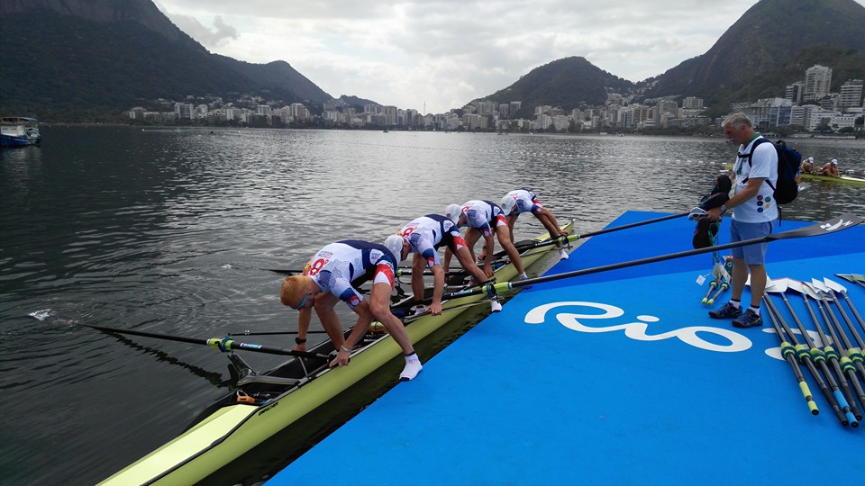 První trénink posadky párové 4 LV - Kováč, Vraštil, Vetešníkové.