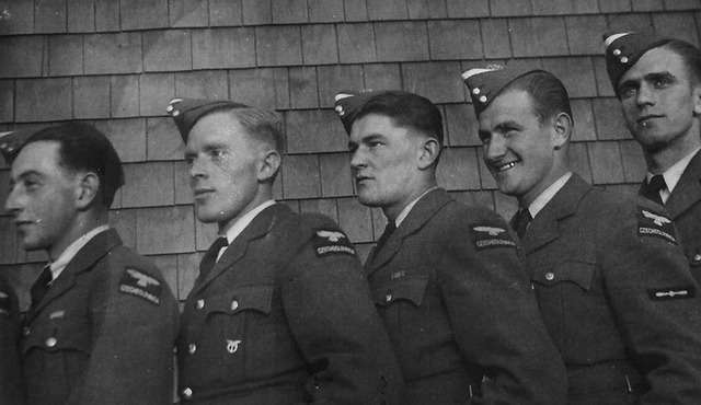 První zprava jako kadet RAF v roce 1943