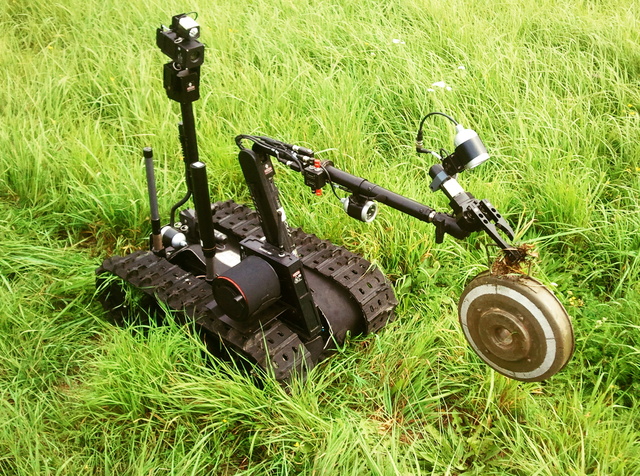 Pyrotechnický robot TALON