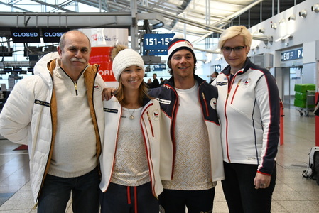 Ředitel Dukly Jaroslav Priščák, Šárka Pančochová, Petr Horál a ministryně obrany Karla Šlechtová 