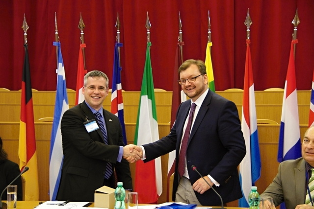 Ředitel odboru obranné politiky SOPS MO Jan Jireš (vpravo)