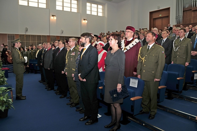 Slavnostní inaugurace se účastnili náměstci ministra obrany Alena Netolická a Jakub Landovský