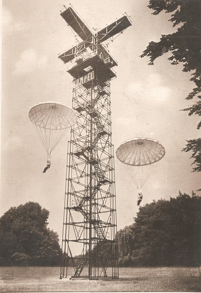 Tato skokanská věž byla v roce 1937 postavena v Praze v rámci 1. celostátní letecké výstavy. Foto sbírka VHÚ