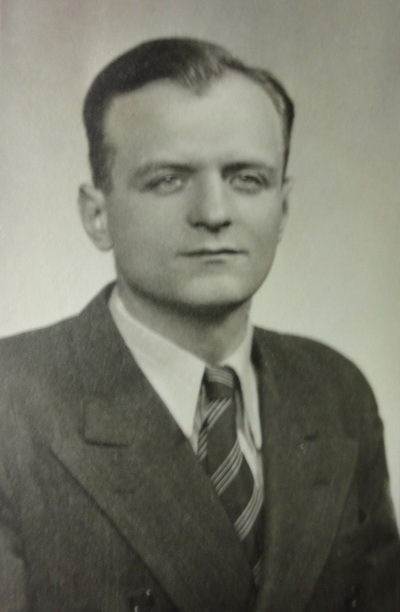 Byl prvním československým vojenským parašutistou – rotný Otmar Riedl. Foto sbírka VHÚ