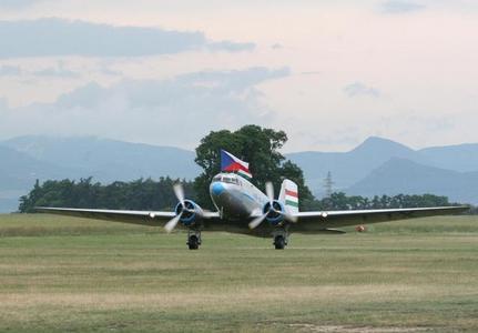 Lisunov Li-2