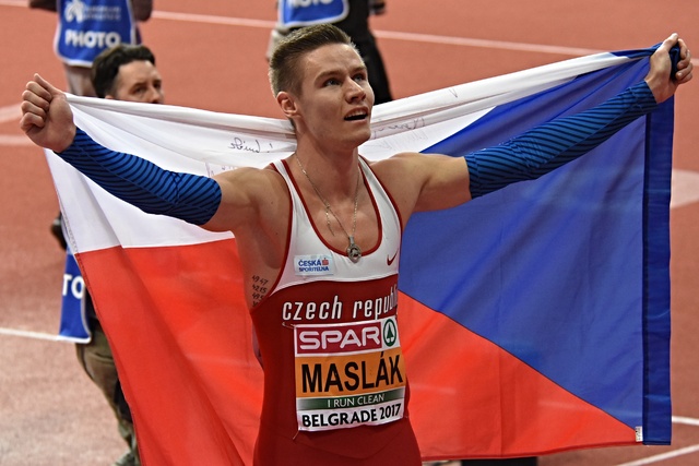 S českou vlajkou slavil čtvrtkař Pavel Maslák na HME v Bělehradě další triumf.