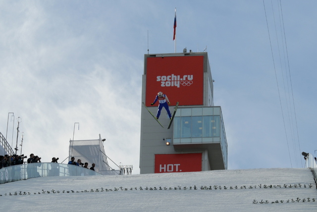 Sduženáři skákali ze středního můstku