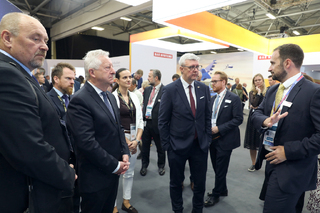 Ministr obrany Jaromír Zůna se zúčastnil mezinárodního aerosalonu Farnborough International Airshow