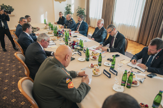 Ministr obrany Jaromír Zůna jednal se svým arménským protějškem Surenem Papikjanem