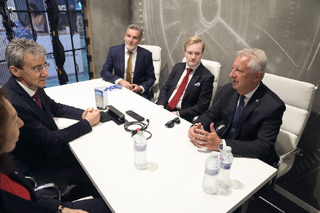 Ministr obrany Jaromír Zůna se zúčastnil mezinárodního aerosalonu Farnborough International Airshow