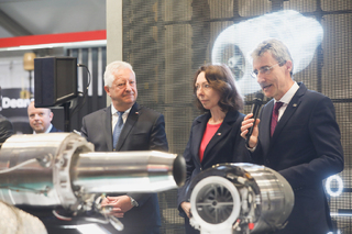 Ministr obrany Jaromír Zůna se zúčastnil mezinárodního aerosalonu Farnborough International Airshow