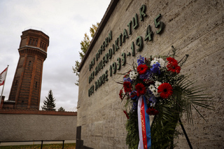 Ministryně obrany uctila památku Čechoslováků v Plötzensee