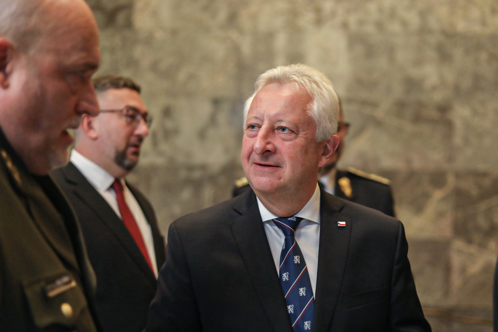 V Národním památníku na Vítkově s hrobem Neznámého vojína se otevřela stálá expozice Symboly státnosti