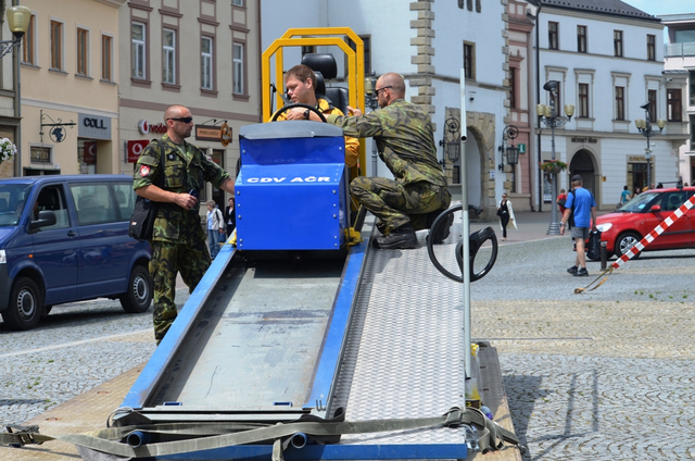 Simulátor nárazu vozidla s vysvětlením instruktorů CDV