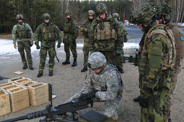 Z výcviku českých vojáků v bavorském Grafenwöhru 2
