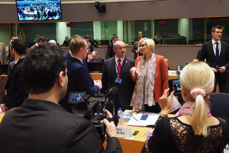 Ministryně obrany Karla Šlechtová a slovenský protějšek Peter Gajdoš