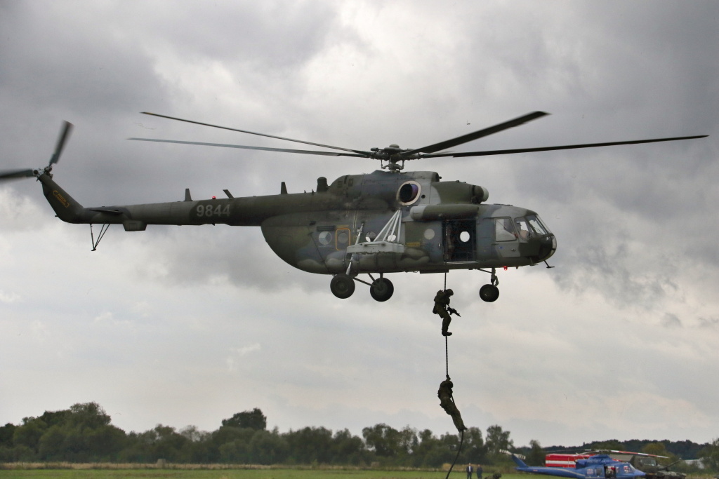 Slanění z vrtulníku Mi-171Š