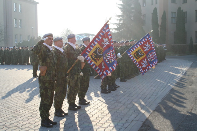 Slavnostní nástup u příležitosti 15. výročí vstupu ČR do NATO