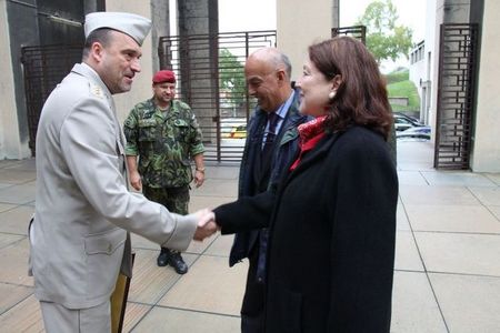Z předávání desky na půdě Armádního muzea Žižkov, na jehož nádvoří je nyní tank LTP umístěn (6)