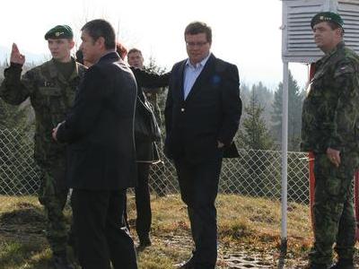 Alexandr Vondra navštívil specialisty v Dobrušce 