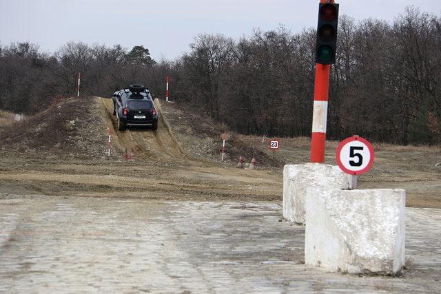 Součástí byla i možnost jízdy v terénu