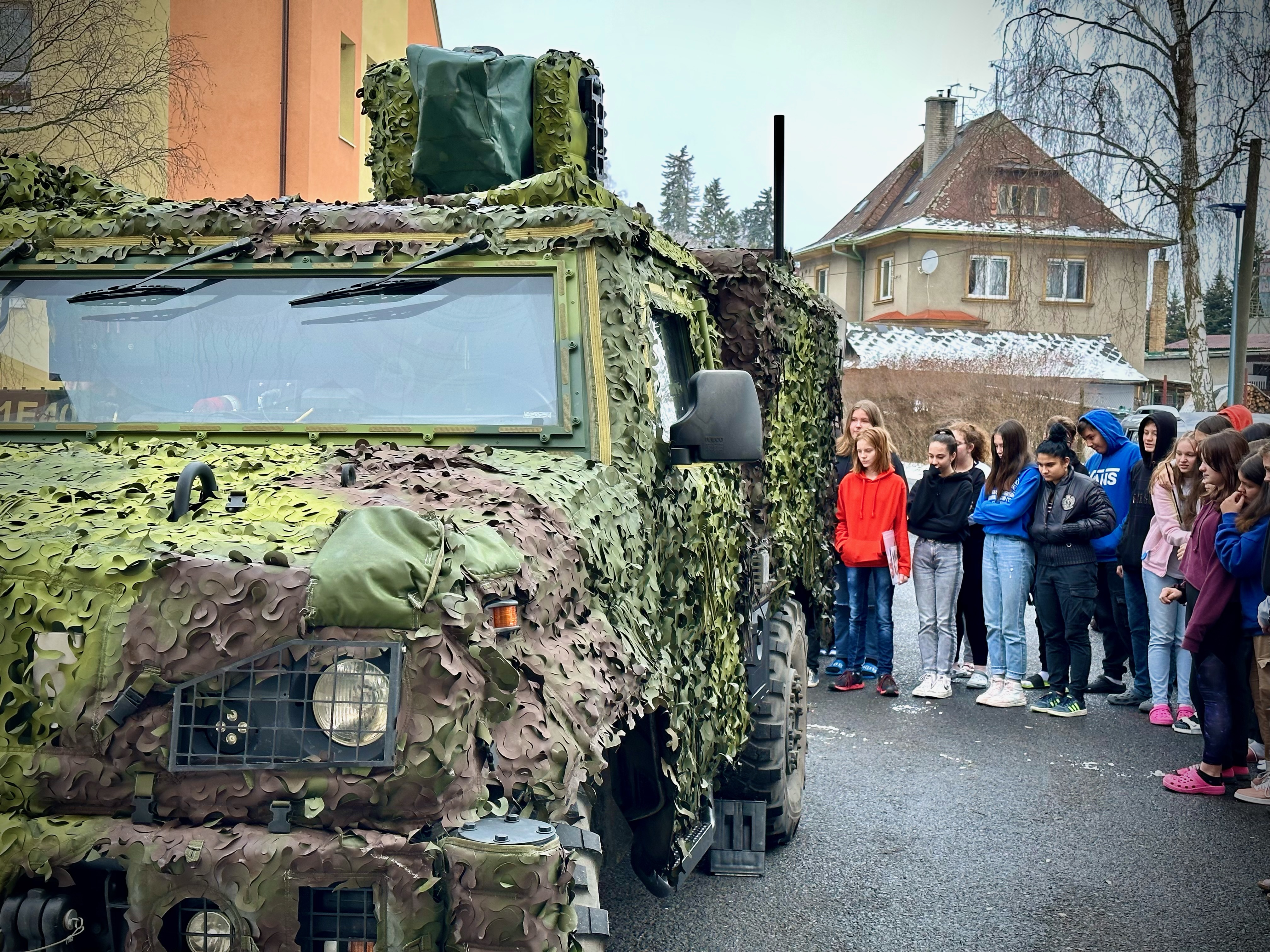 Součástí programu POKOS byla i ukázka techniky a vojenské výstroje.