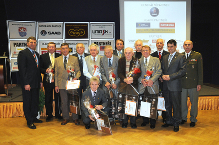 Společná fotografie s gratulanty