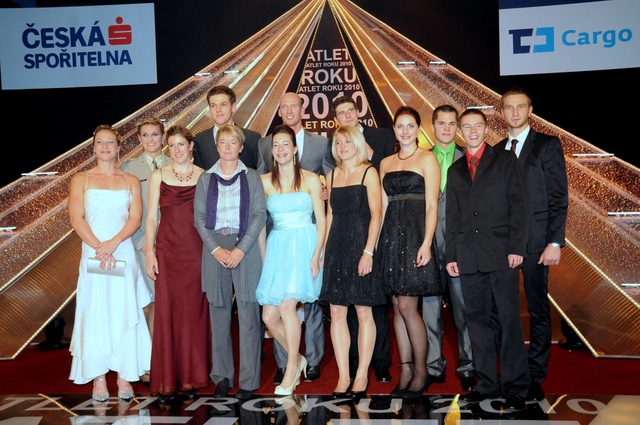 Zleva - přední řada: Ptáčníková, Hejnová, trenérka Blažková, Rosolová, Masná, Klučinová, Maslák; - zadní řada: Špotáková, Frydrych, Svoboda, Bába, Holuša, Prorok