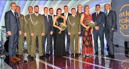 Společná fotografie vyhlašovaných atletů