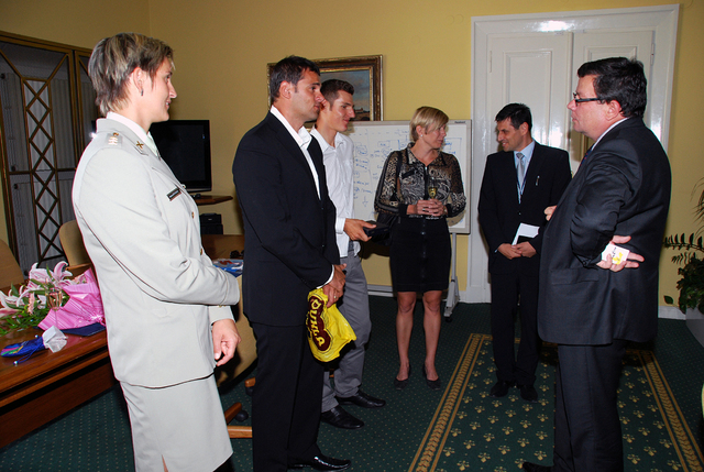 Sportovci Dukly u ministra obrany