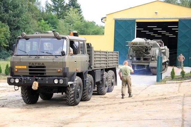Tatra 815 vytahuje SCUD