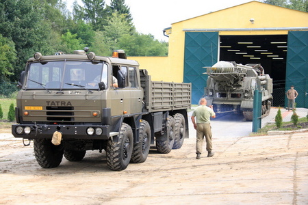 Tatra 815 vytahuje SCUD