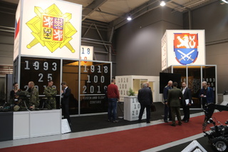 Stánek expozice MO se nesl v duchu stoletých oslav (1)
