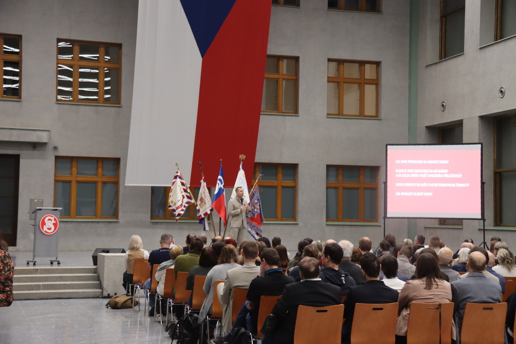 Starosta ČOS Martin Chlumský hovoří k účastníkům programové konference