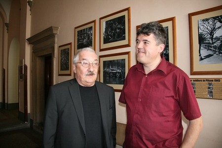 Starosta obce Hrádek u Rokycan Miroslav Perlík (vlevo) a starosta obce Mirošov Vlastimil Sýkora