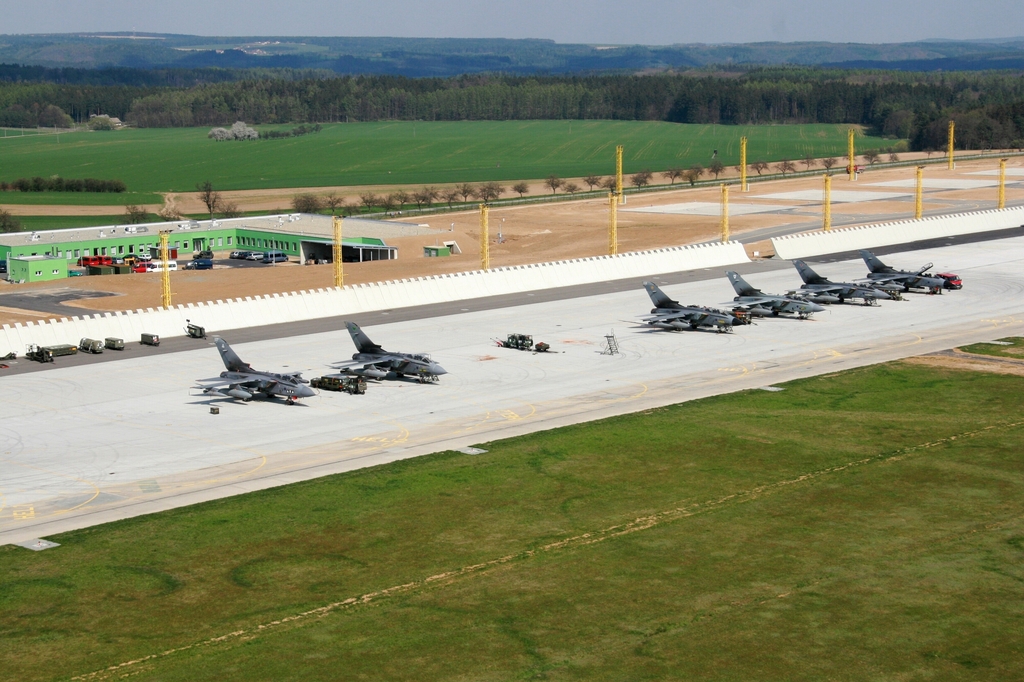 Stojánka na 22. základně vrtulníkového letectva Sedlec, Vícenice u Náměště nad Oslavou