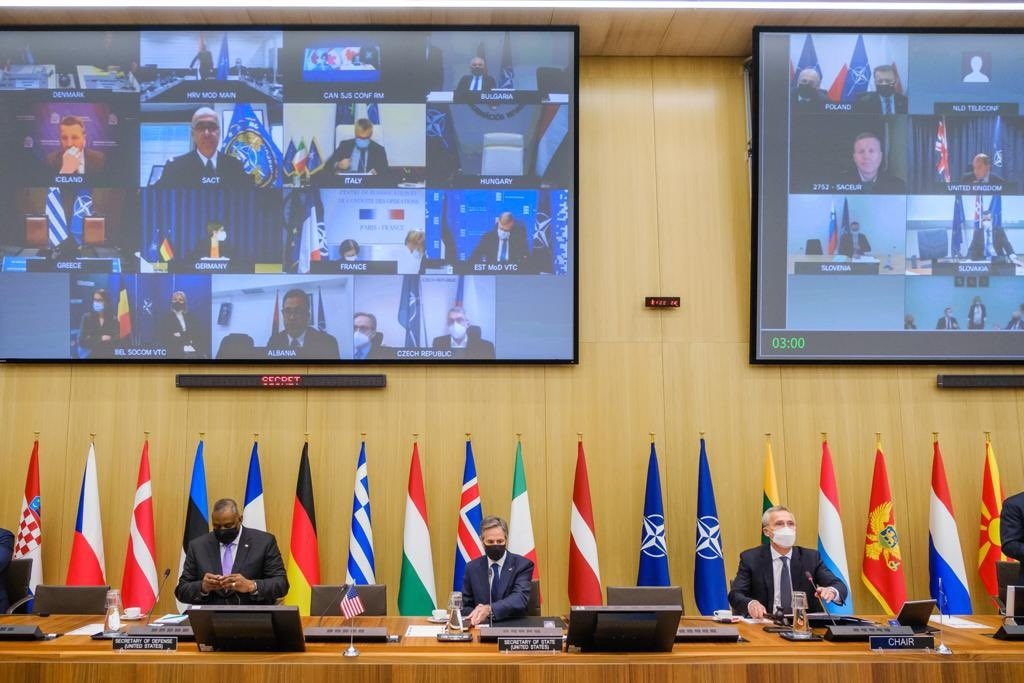 Ministři obrany a zahraničí NATO na dnešním mimořádném jednání 