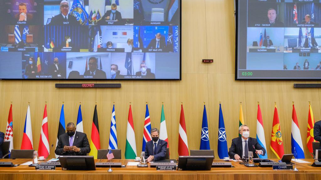NATO se dohodlo na postupném stahování z mise Resolute Support v Afghánistánu
