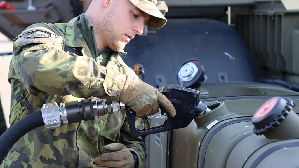 VOP CZ dodá Armádě ČR novou generaci multifunkčních cisteren CAP Shadow Tanker