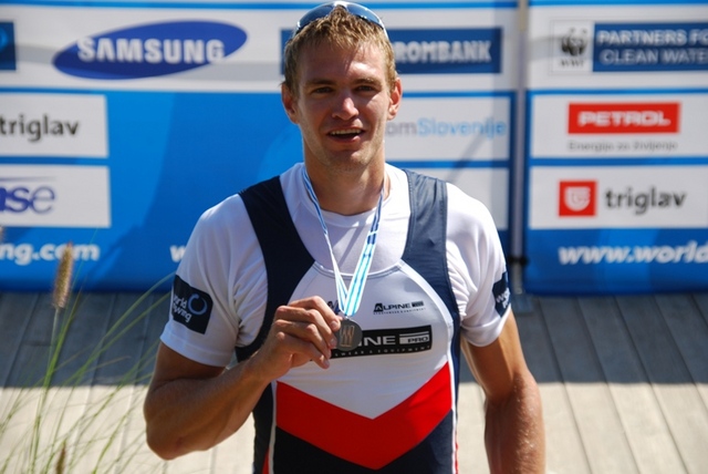 Stříbrný z MS  skifař Ondra Synek