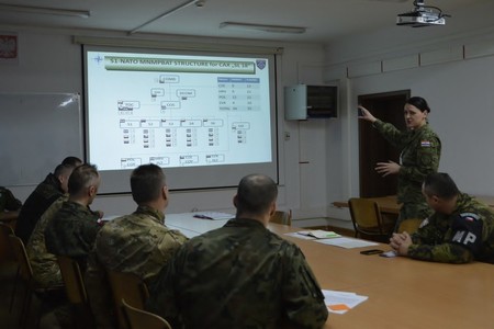 Operační připravenost mnohonárodního praporu potvrdí až štábní cvičení