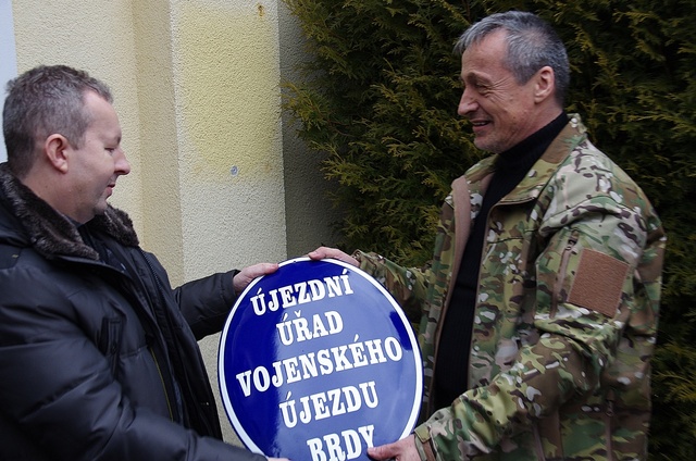 Symbolické odmontování cedule 