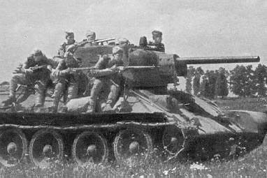 Sovětský tank T-34/76 (2)