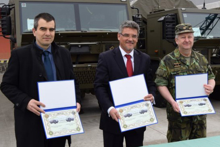 Armáda obdržela další vozidla Tatra