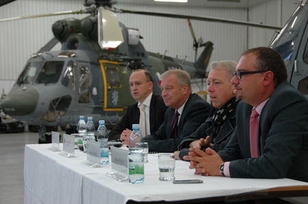 Ministr obrany jednal o budoucnosti letiště Plzeň-Líně